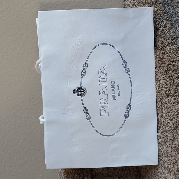 Authentic Vintage Prada gift bag - Picture 4 of 6